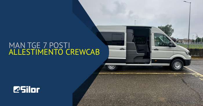 Un furgone MAN TGE 7 posti con allestimento Crewcab.