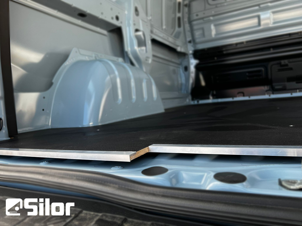 Pavimento Silor: resistente, facile da pulire e durevole.