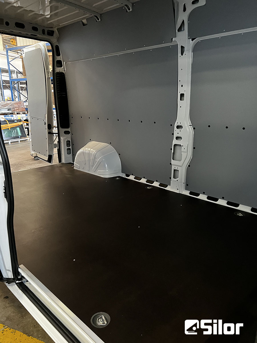 Interni di furgone commerciali Silor. Soluzioni su misura per il tuo veicolo.