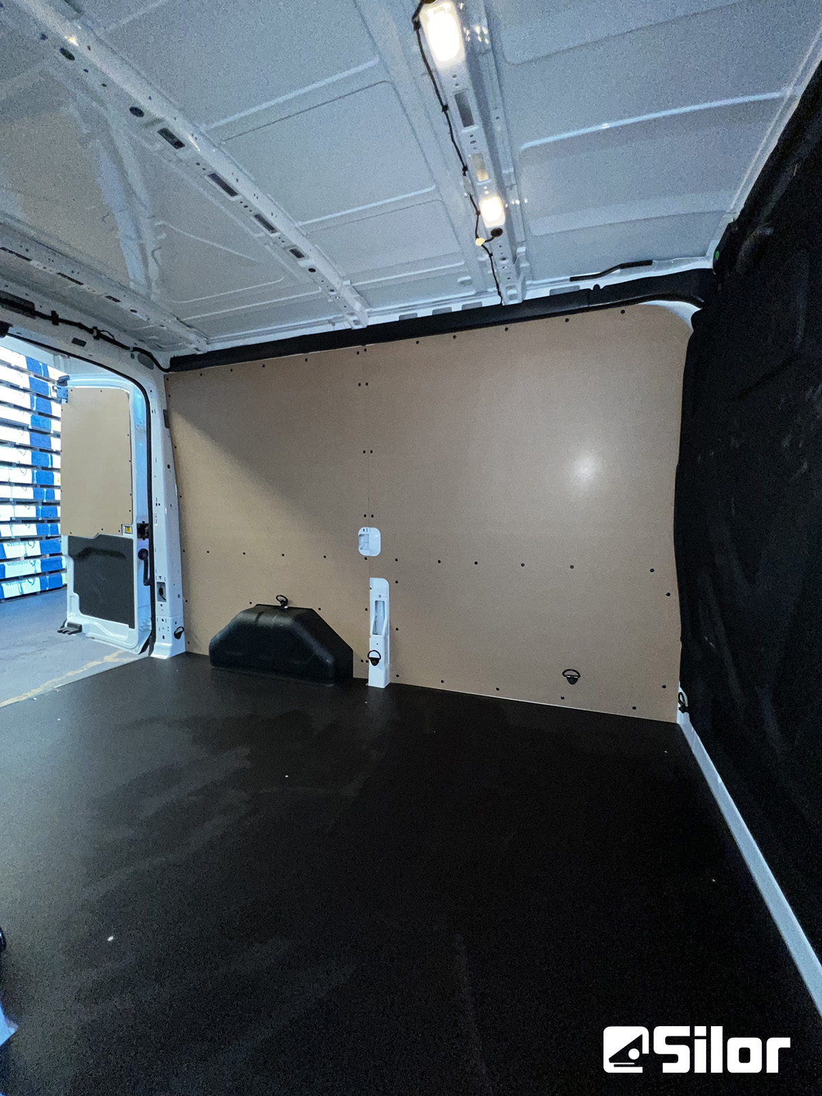 Interni di un furgone.