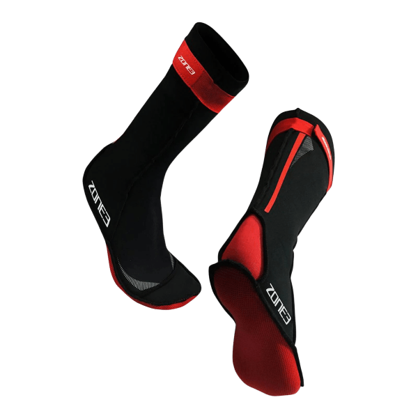 Неопренові шкарпетки ZONE3 Розроблені для щільного прилягання, щоб забезпечити мінімальне потрапляння води