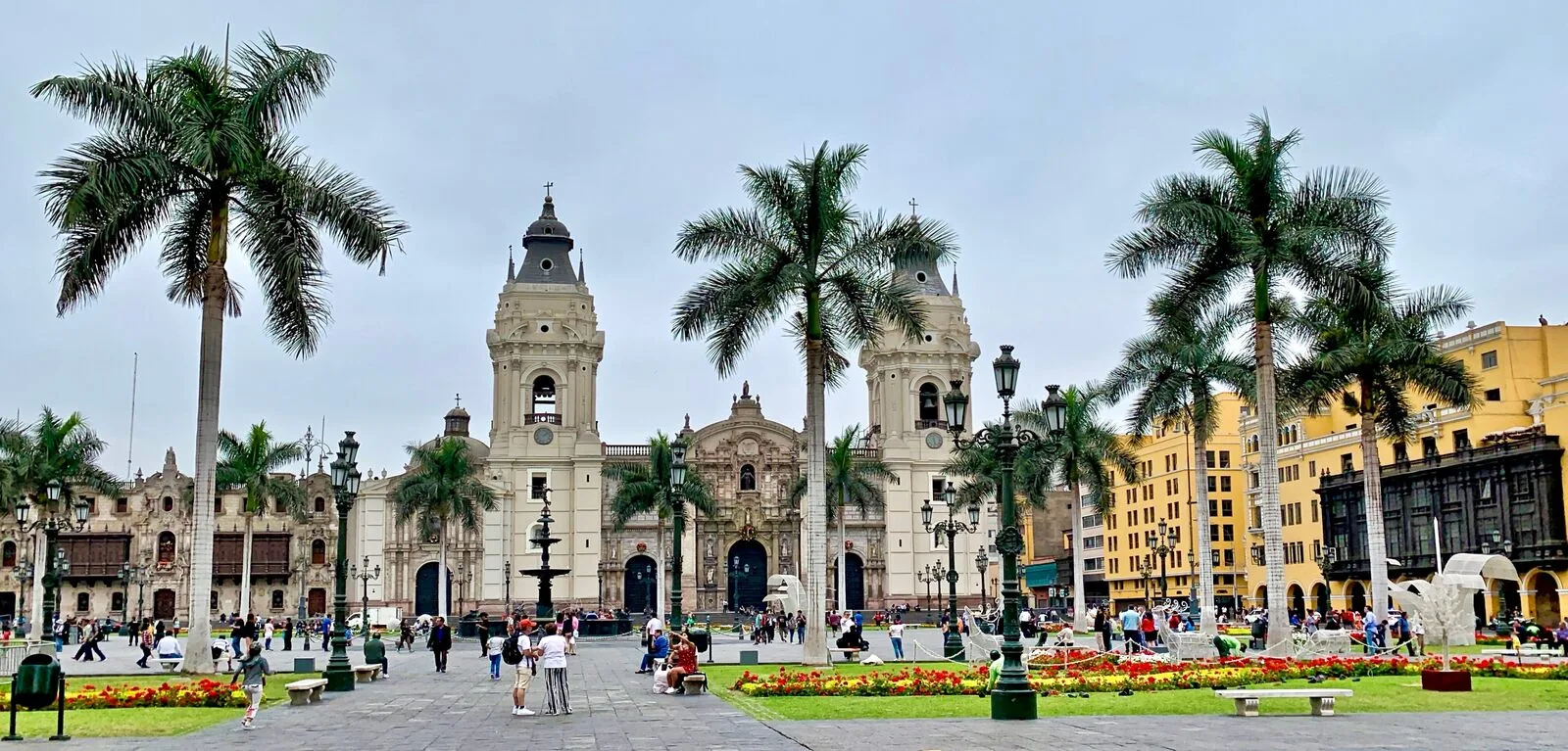 plaza de la ciudad de lima