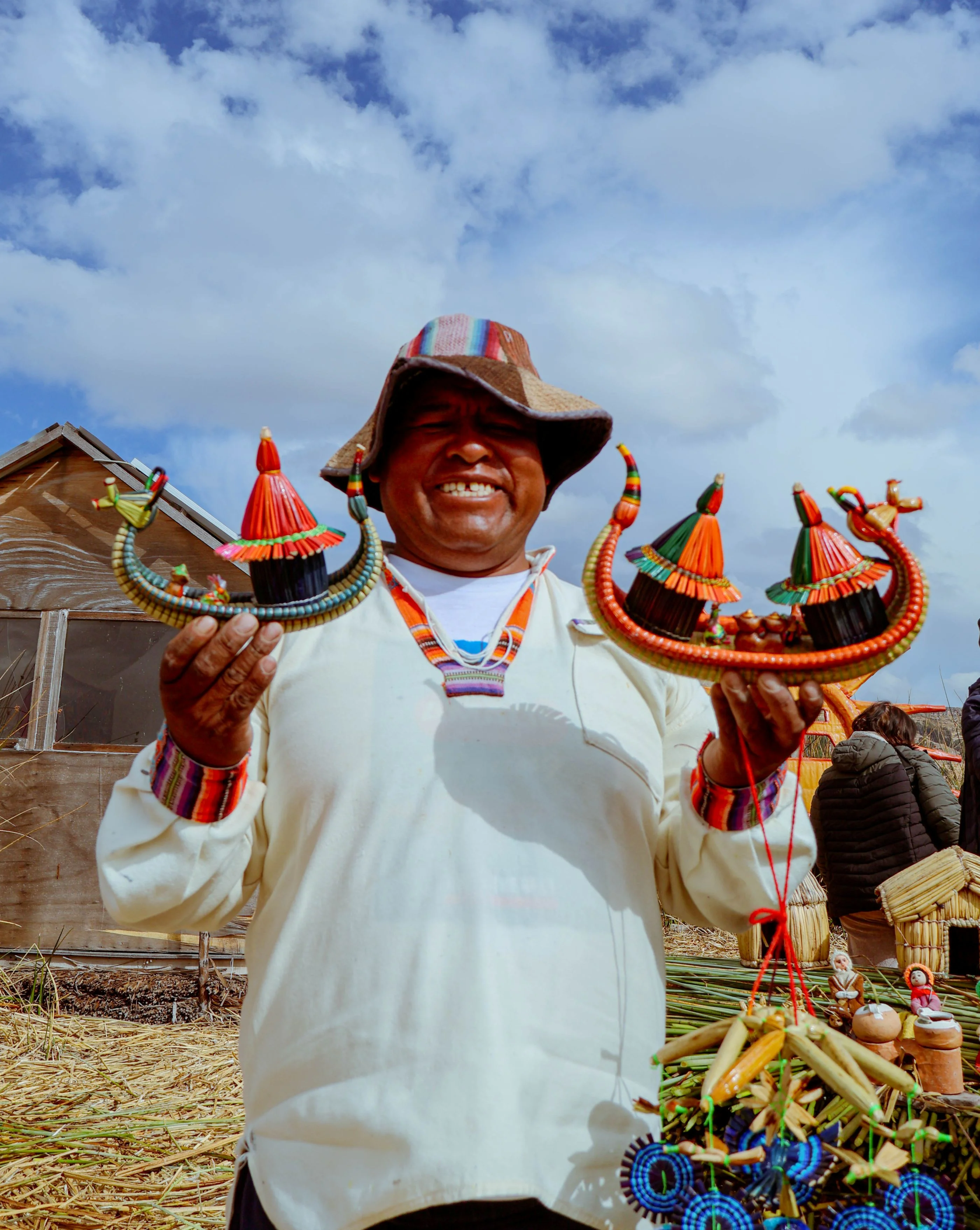 Islas Uros Medio Día  - Tour Corto al Lago Titicaca desde Puno