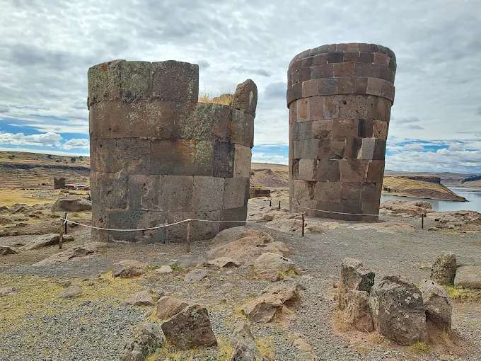 Tour Sillustani Puno - Medio Día