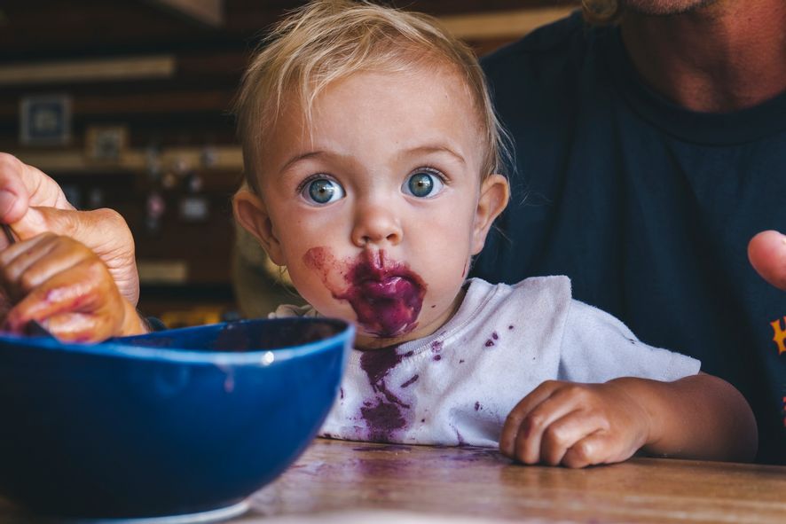 babe comendo.jpg