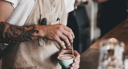 O que faz um barista? Saiba como o “sommelier de café” é importante para uma bebida de qualidade