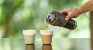 Copo de Porcelana: quais os benefícios e por que adotar?