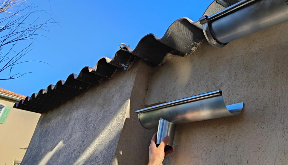 pose de gouttières en aluminium, zinc ou PVC
