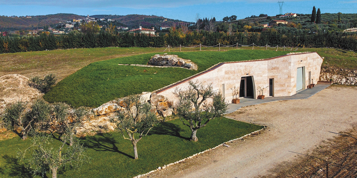 Una casa unica costruita nella natura.
