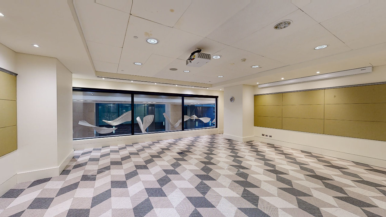 Level 1 - Room 8 — 3D tour