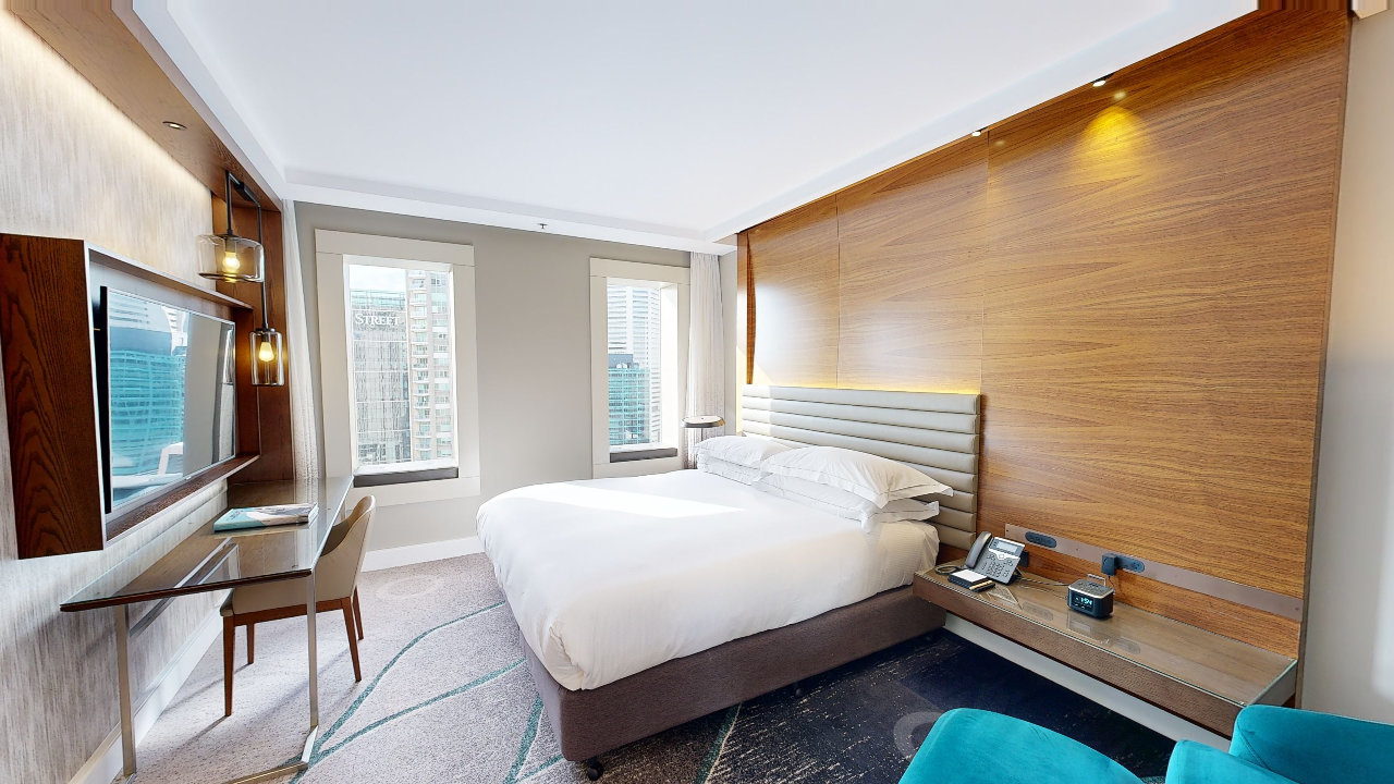 King Deluxe Room — 3D tour