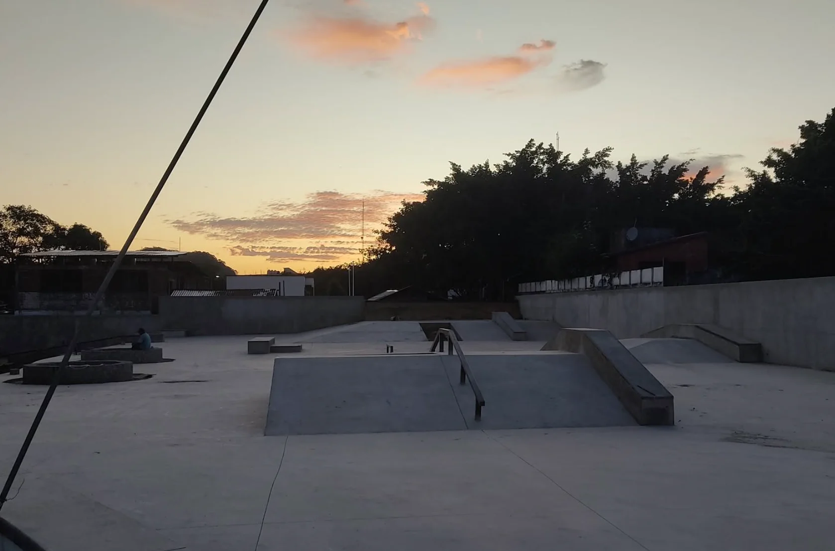Foto de Skatepark Area de patinetas del parque extremo en Zihuatanejo de Azueta