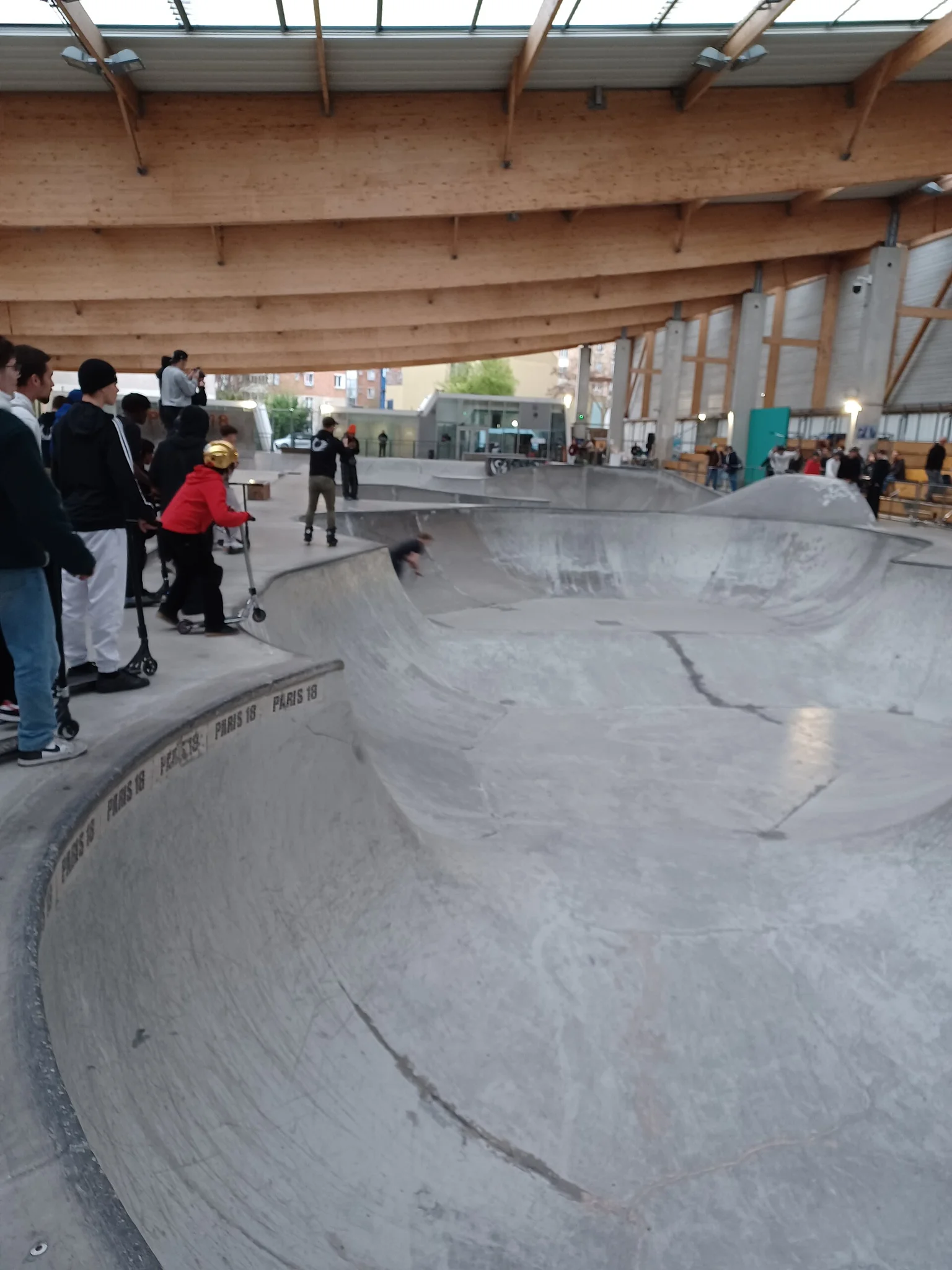 Foto 2 de 3 de Skatepark Espace Glisse Paris 18