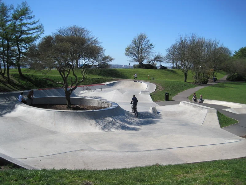 Foto de Skatepark Otterspool Skateboard Park en Liverpool