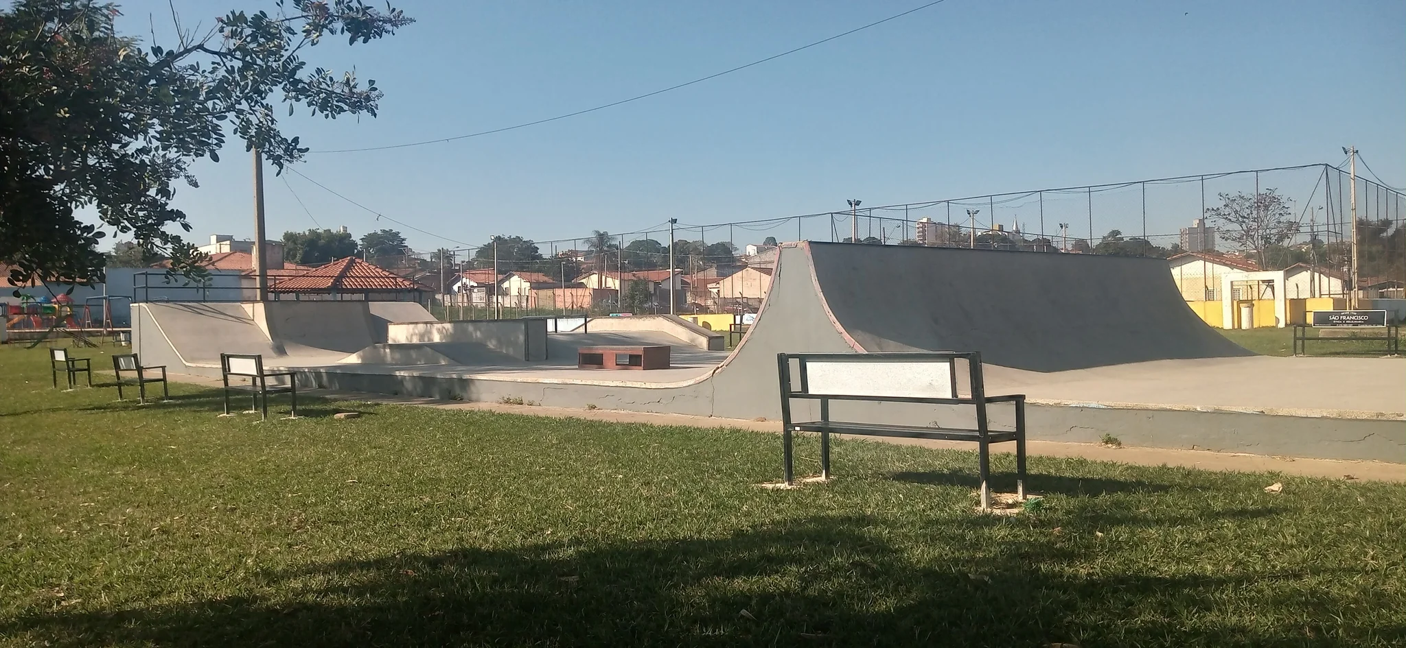Foto de Skatepark Pista de skate do Centro Esportivo Paulo Roberto dos Santos en Laranjal Paulista