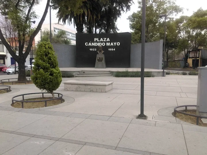 Foto 2 de 5 de Spot Plaza Candido Mayo