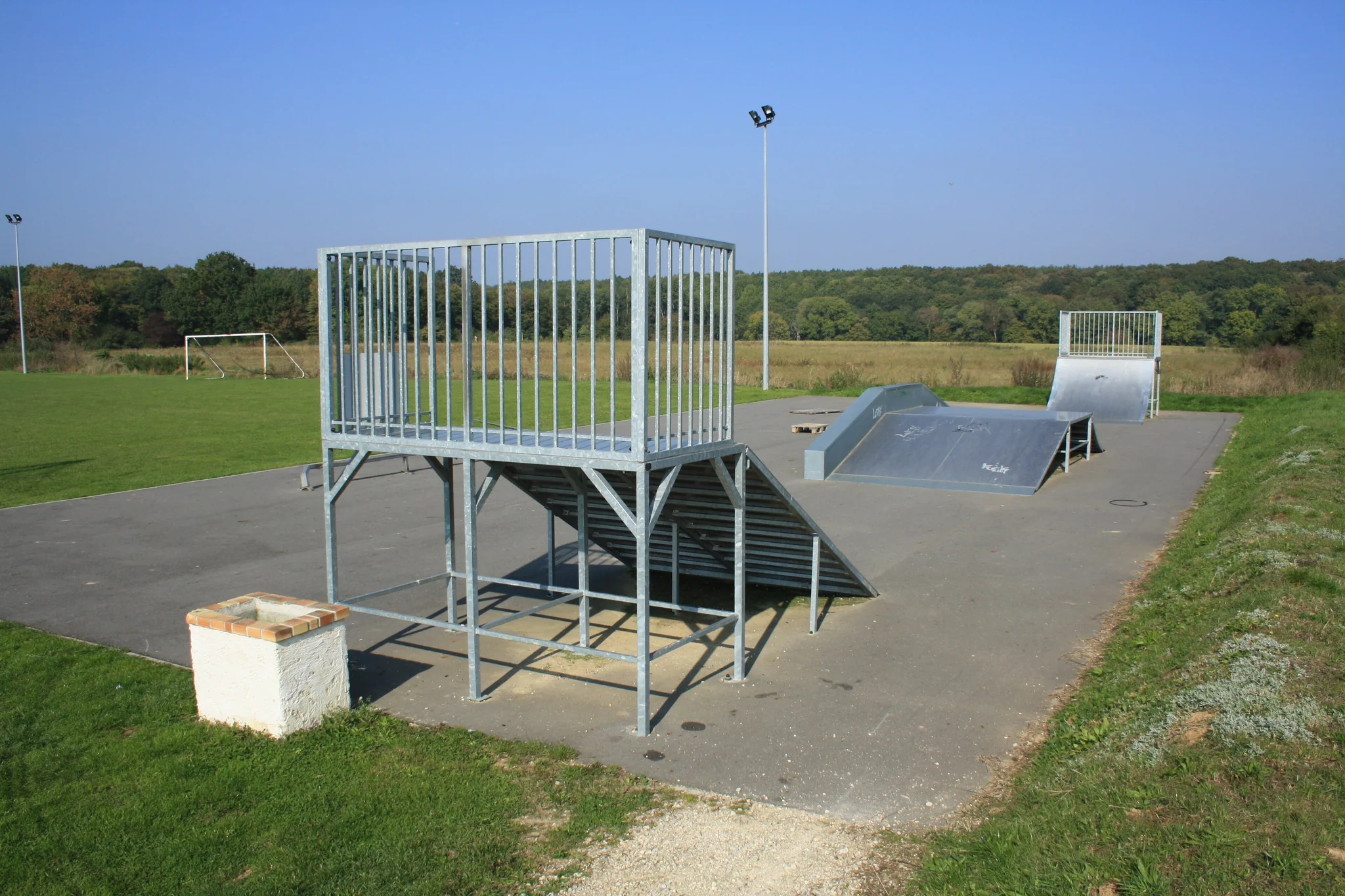 Foto 2 de 3 de Skate park de Les Molières