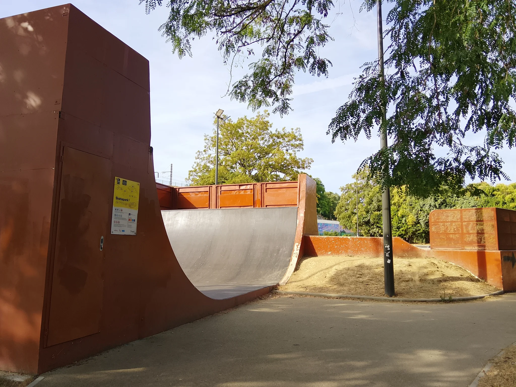 Foto 2 de 2 de Skate park de Massy