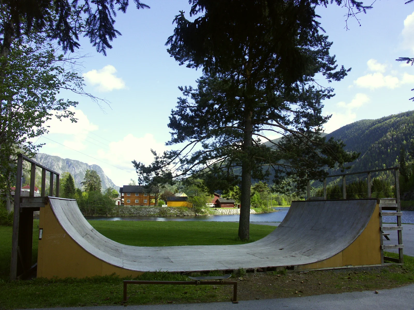 Foto de Skatepark Skate ramp Dalen en Tokke