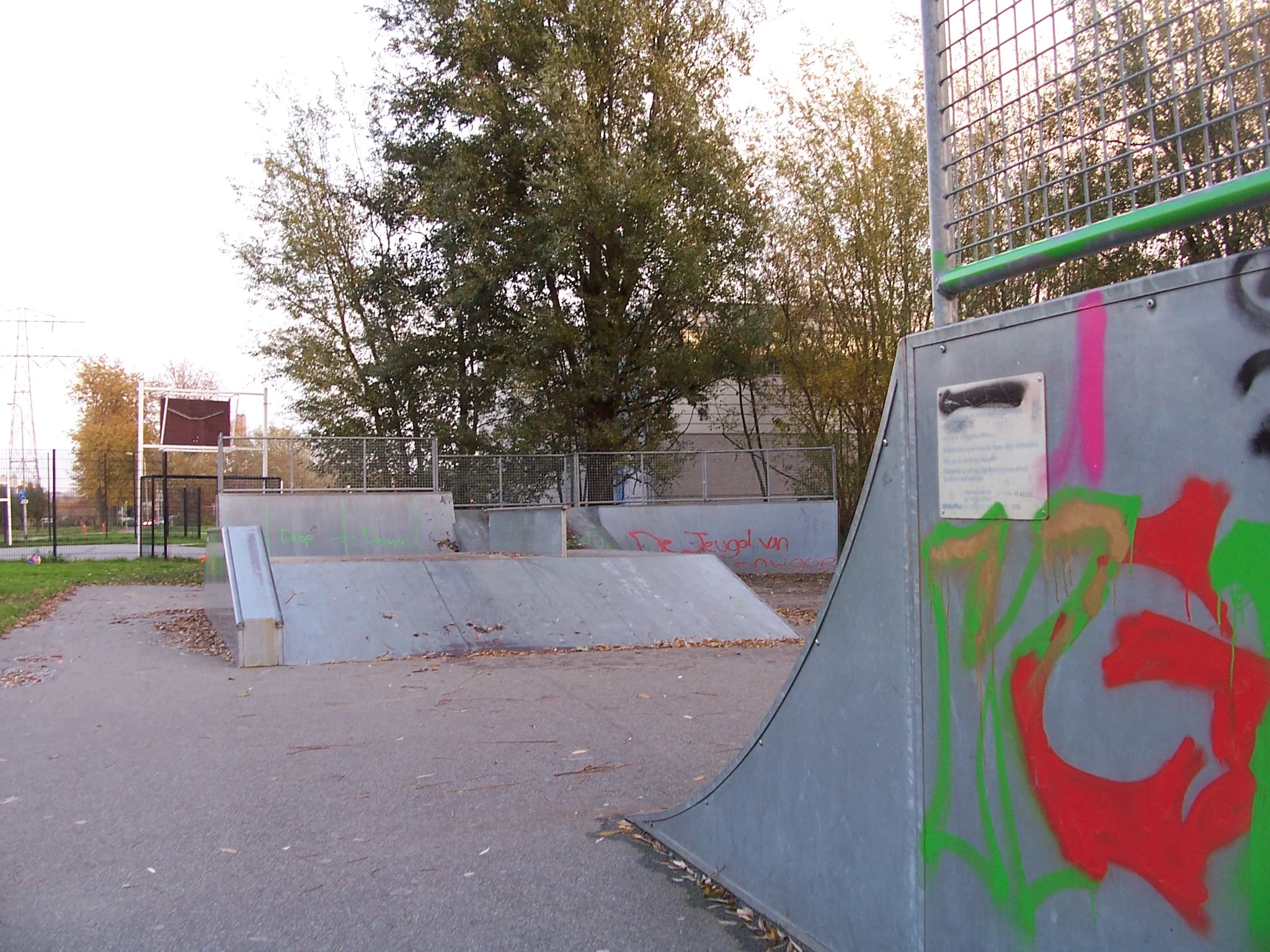 Foto de Skatepark Skatebaan Tanthof en Delft