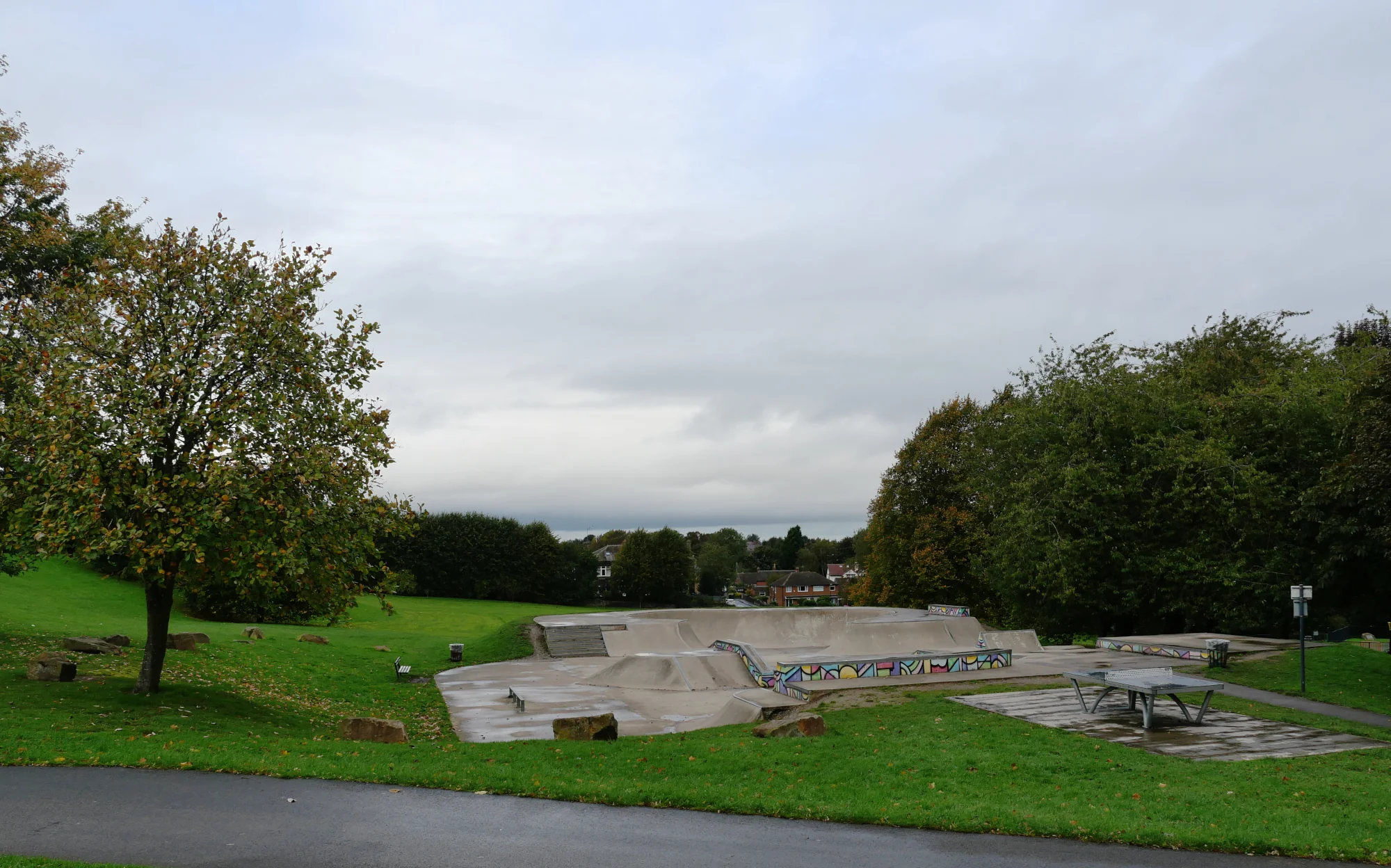 Foto de Skatepark Skateboard park Scatcherd Park en Morley