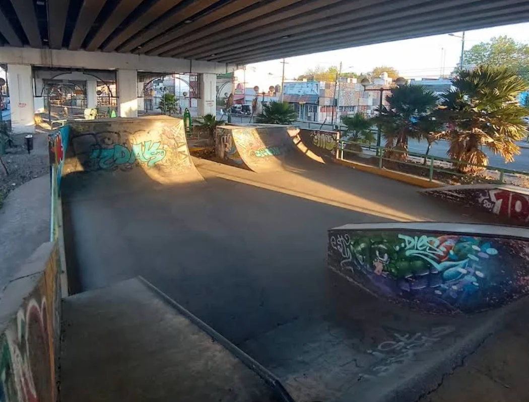 Foto 2 de 2 de Skatepark Bajo El Puente Toluca