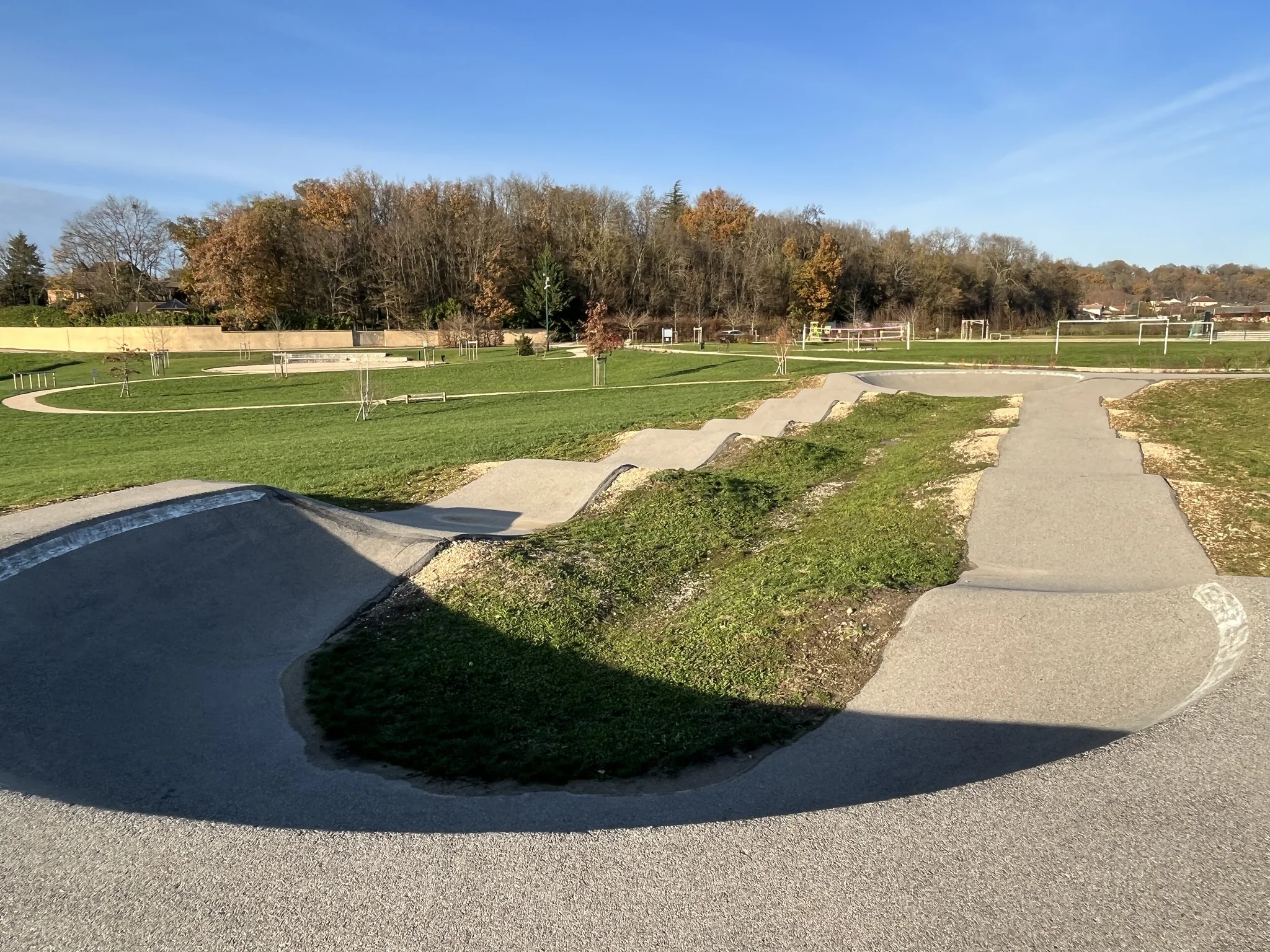 Foto 2 de 3 de Skatepark Base de loisirs Bourg-Saint-Christophe