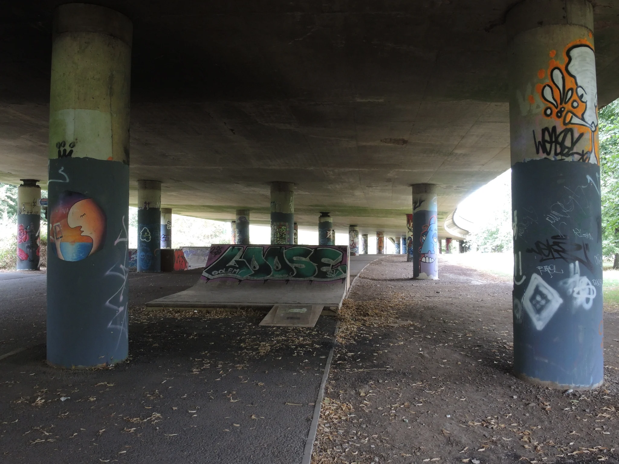 Foto 3 de 3 de Skatepark under Brunel Way