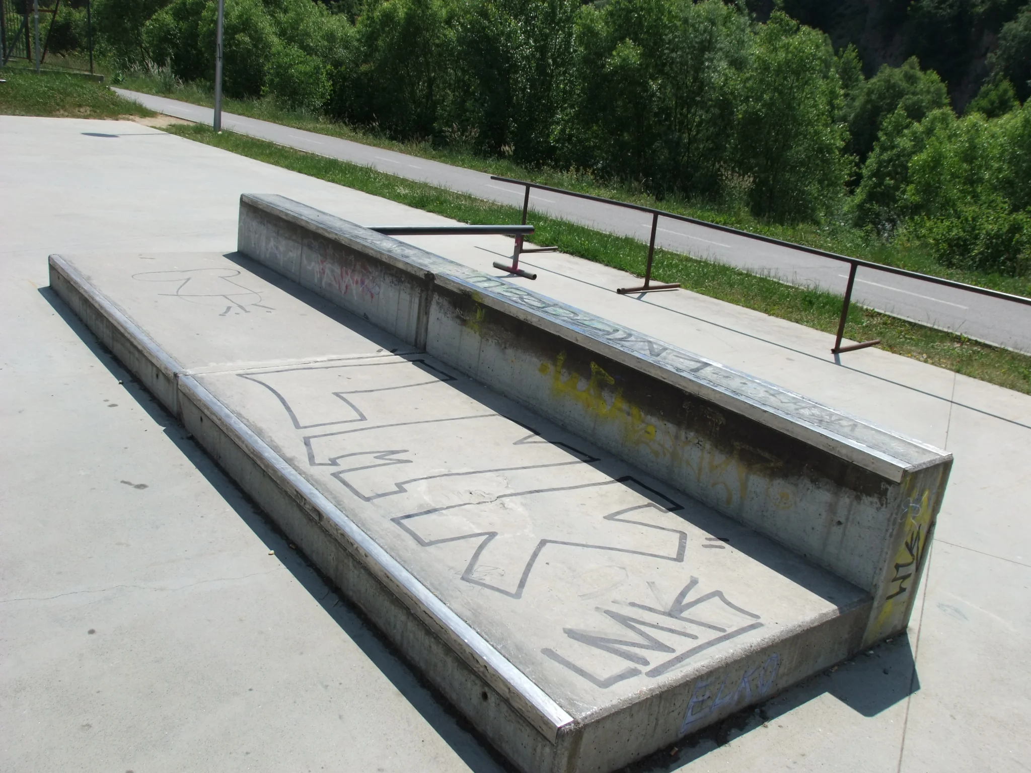 Foto 3 de 3 de Skatepark Veľký Bysterec