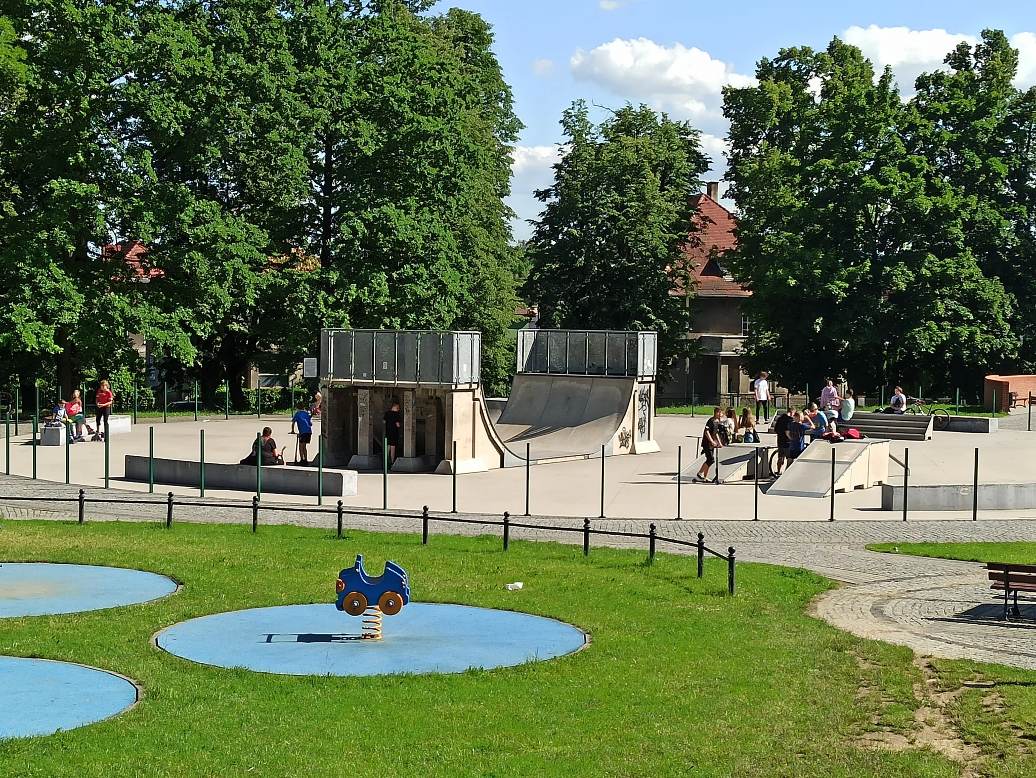 Foto de Skatepark w Parku Miejskim Prudnik en Prudnik