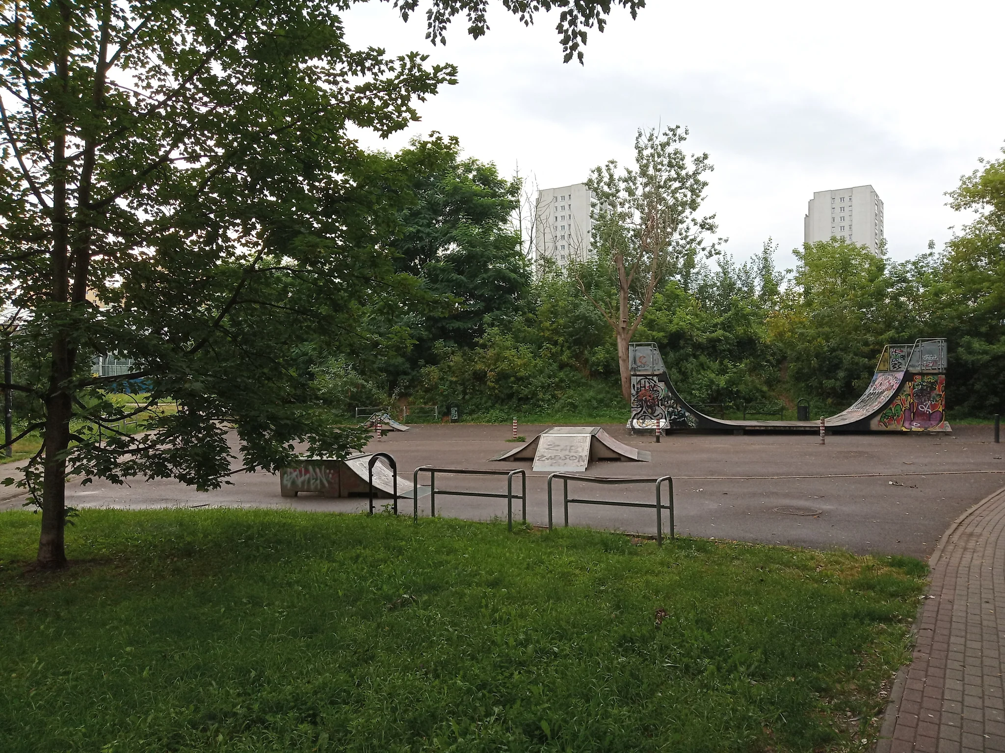 Foto 2 de 2 de Skatepark w parku Osiedla Ruda