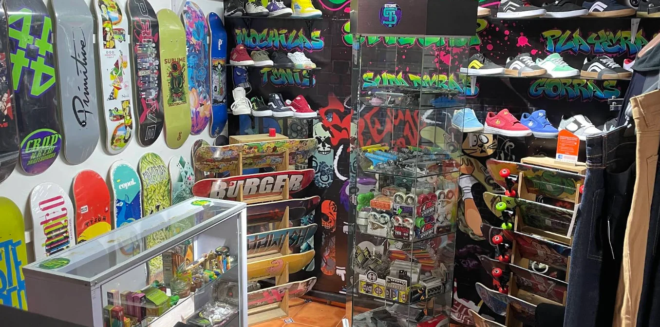 Foto 2 de 3 de Stone skateshop