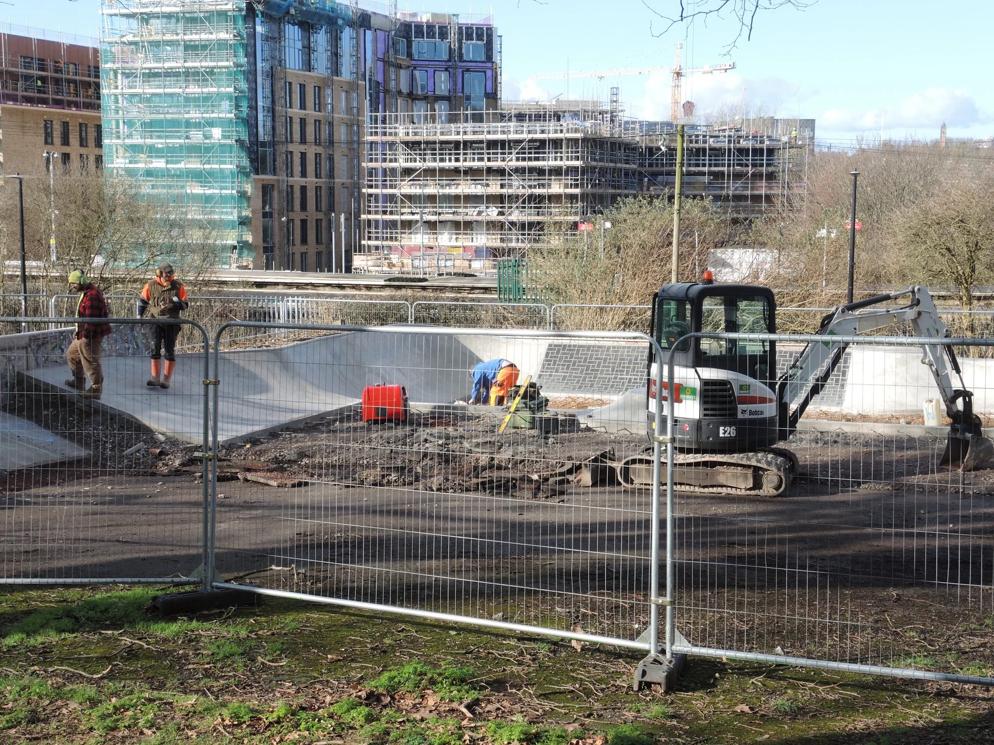 Foto 2 de 3 de Windmill Hill Skatepark