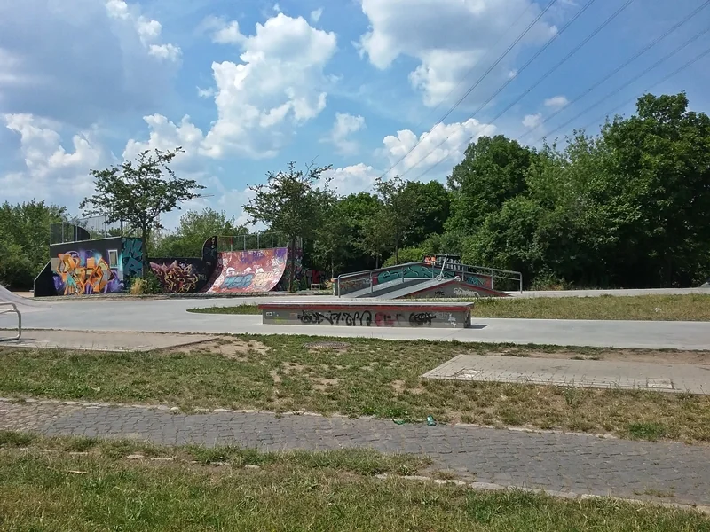 Foto 3 de 3 de Skatepark Wuhletalskatepark