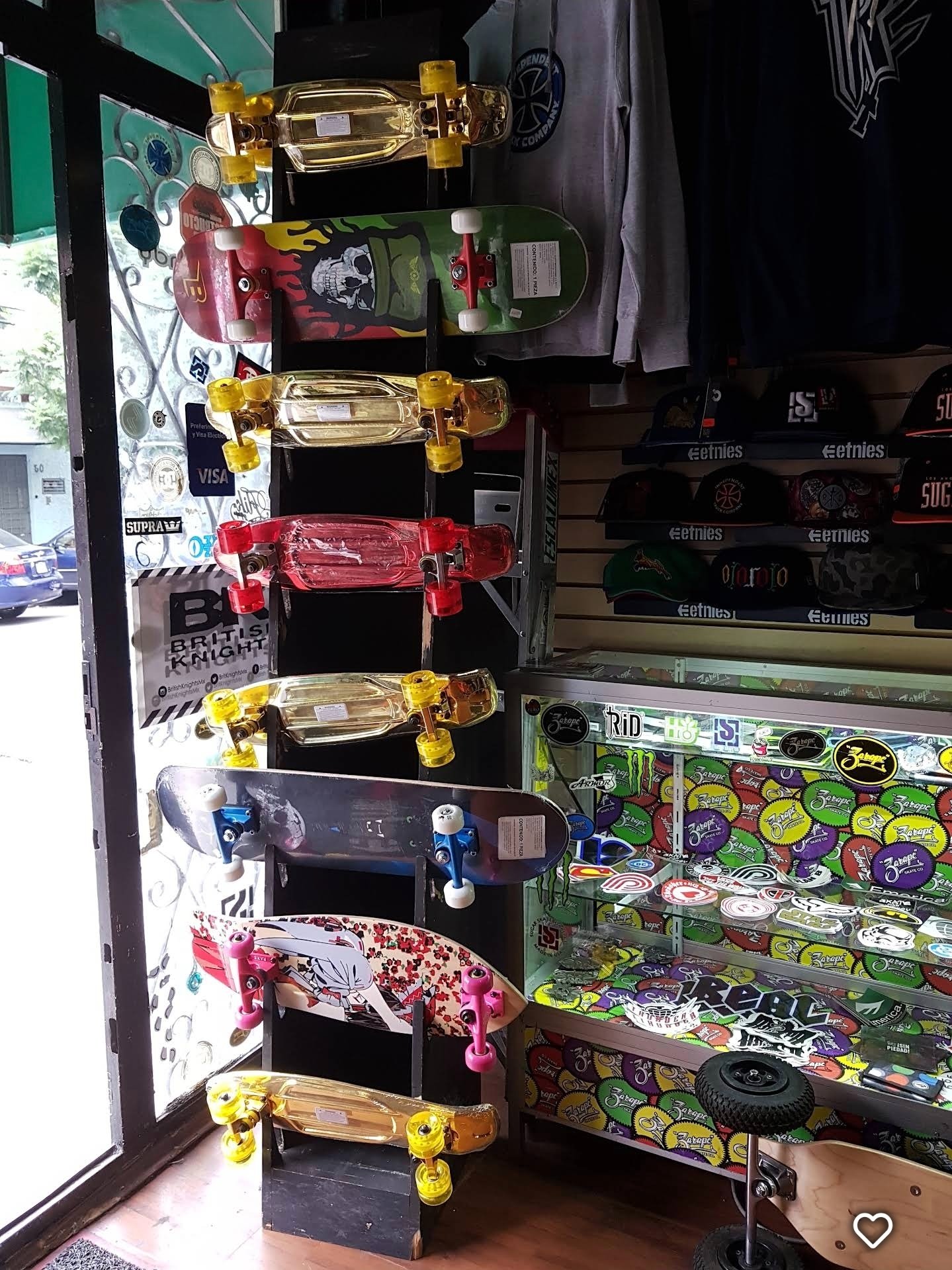 Foto 3 de 3 de Zarape skateshop Letran Valle