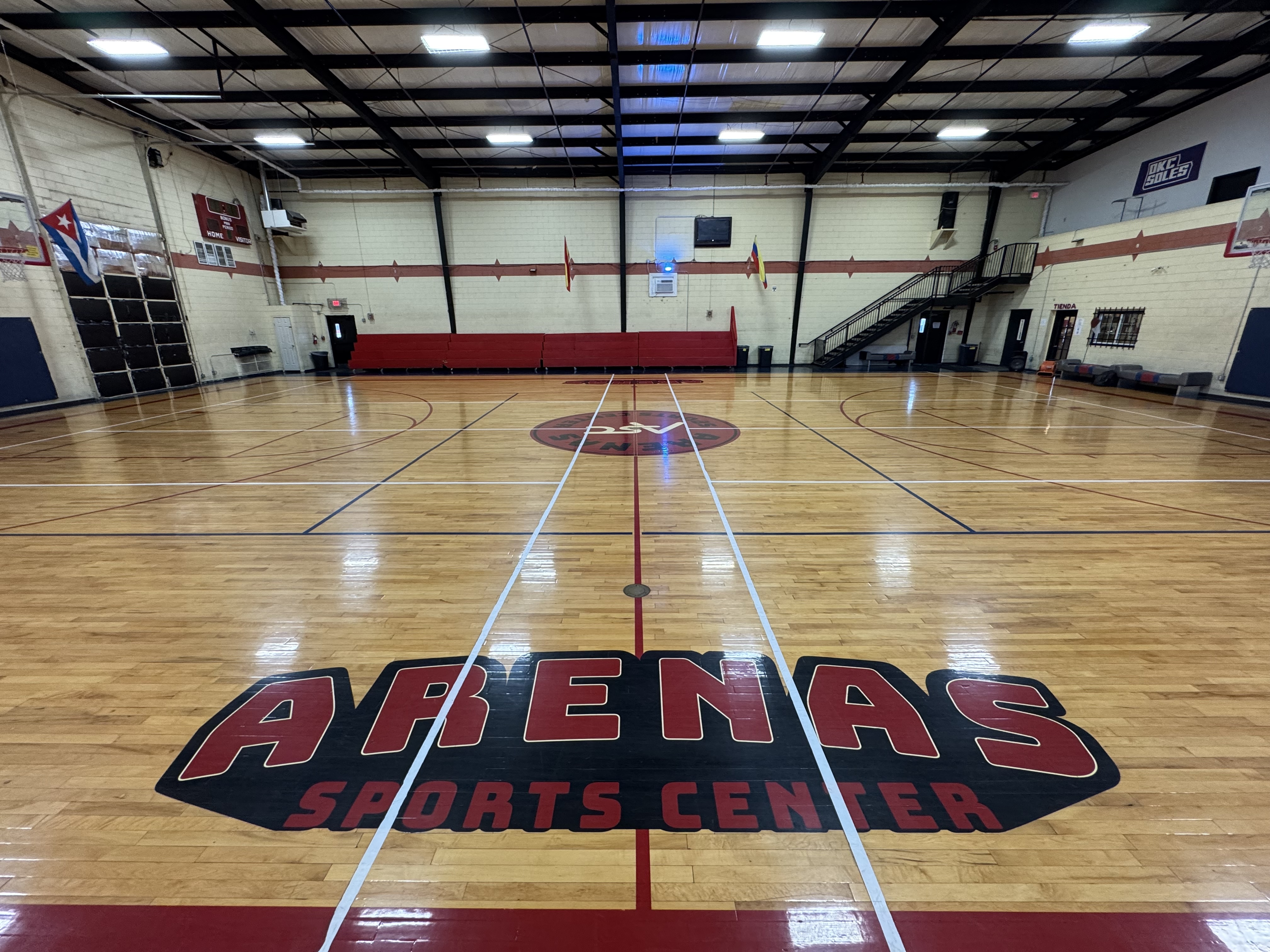 Arenas Sports Center court