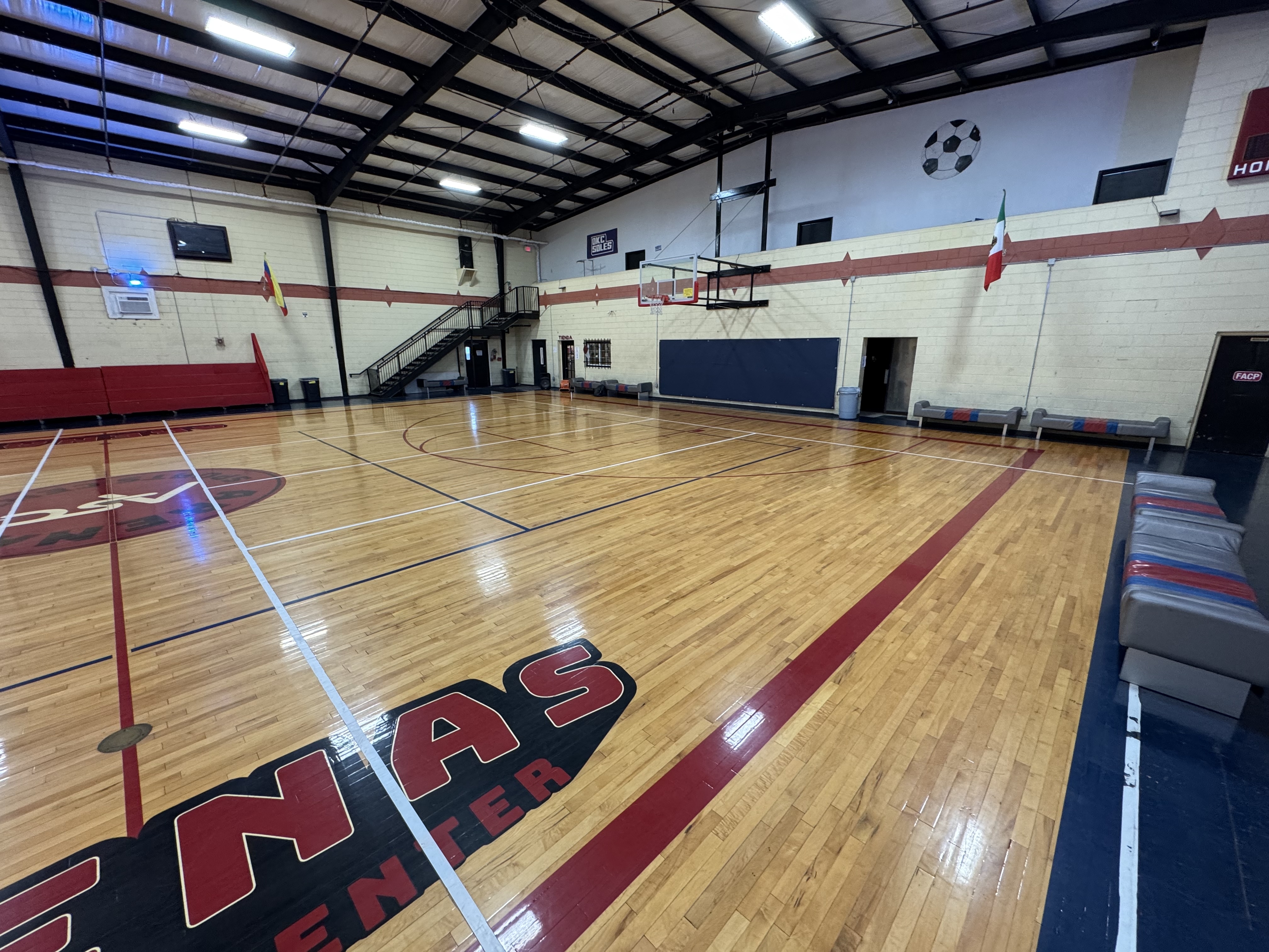 Arenas Sports Center court