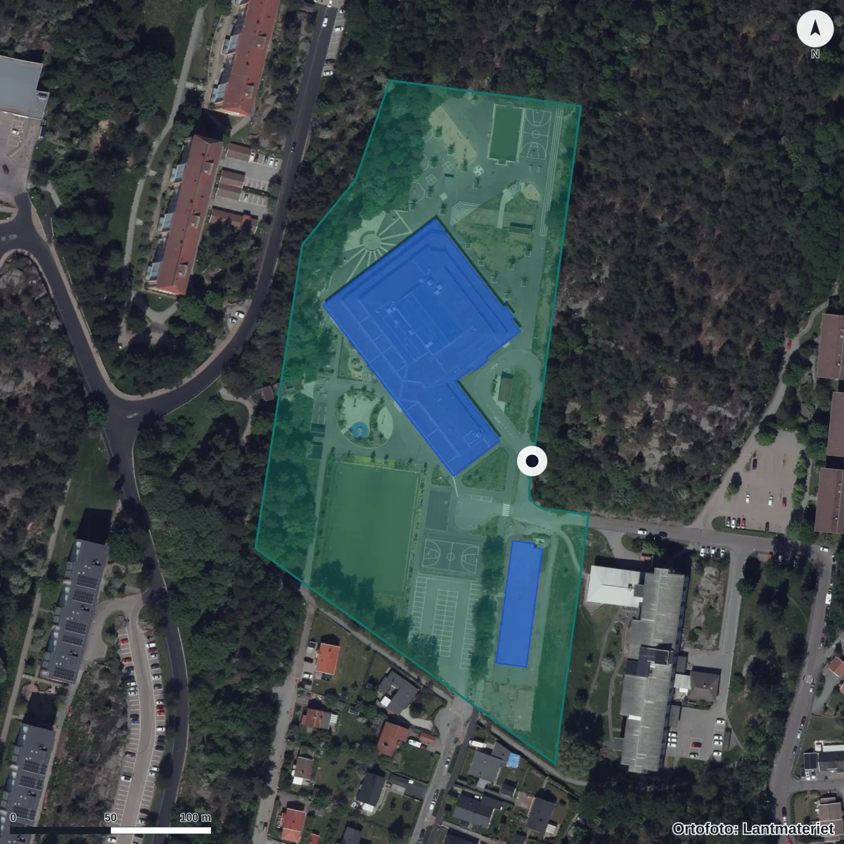 Flygbild över Svartedalsskolan, ortofoto från Lantmäteriet
