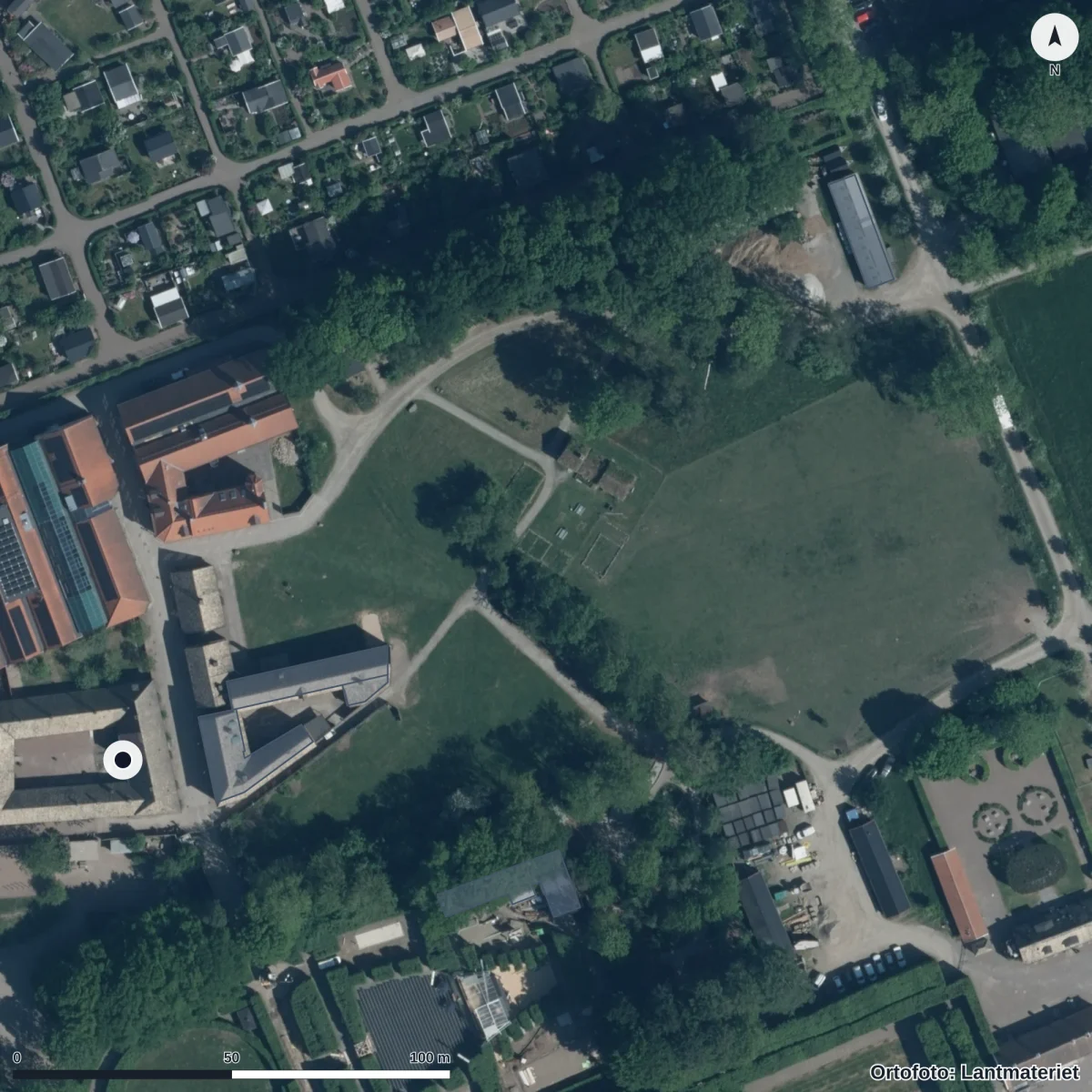 Flygbild över Centrumskolan, ortofoto från Lantmäteriet