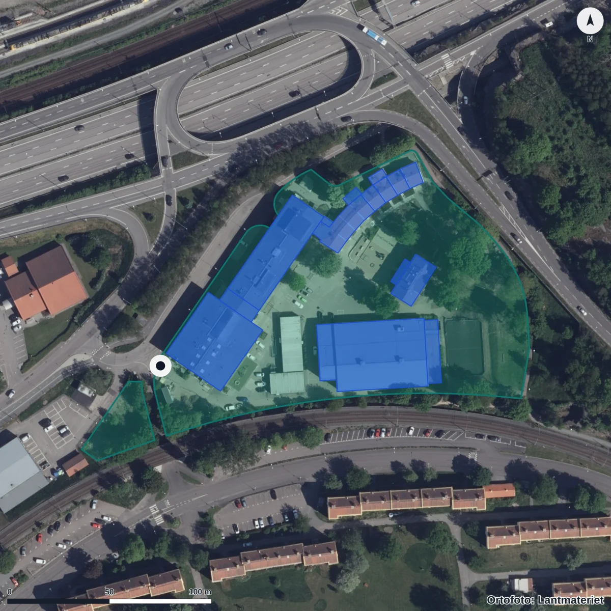 Flygbild över Torpaskolan, ortofoto från Lantmäteriet