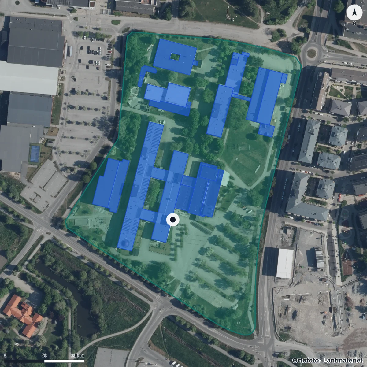 Flygbild över Järfälla Lärcentrum, ortofoto från Lantmäteriet