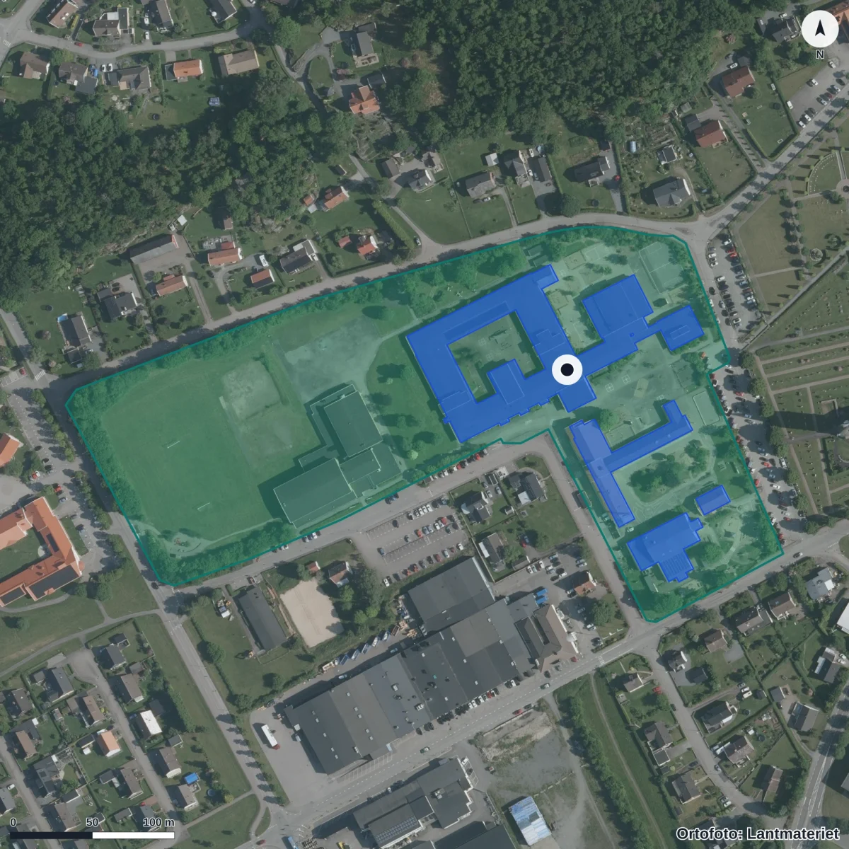 Flygbild över Vidhögeskolan, ortofoto från Lantmäteriet