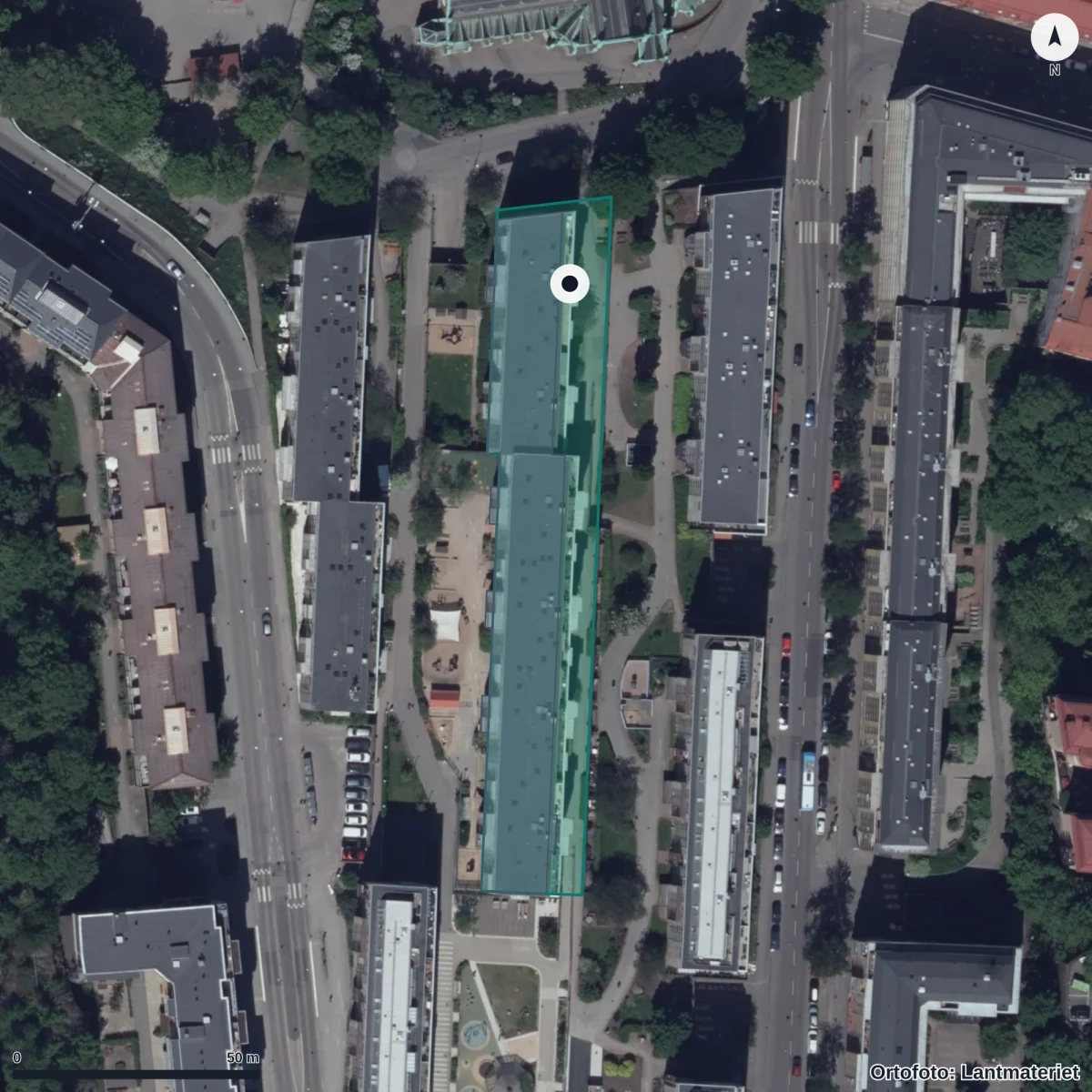 Flygbild över Azbuka Lyceum, ortofoto från Lantmäteriet