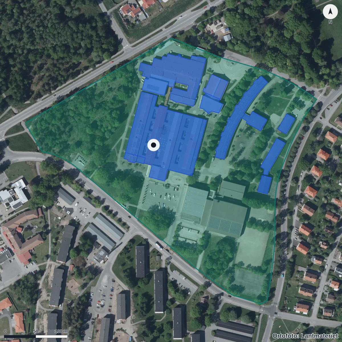 Flygbild över Vadsboskolan, ortofoto från Lantmäteriet