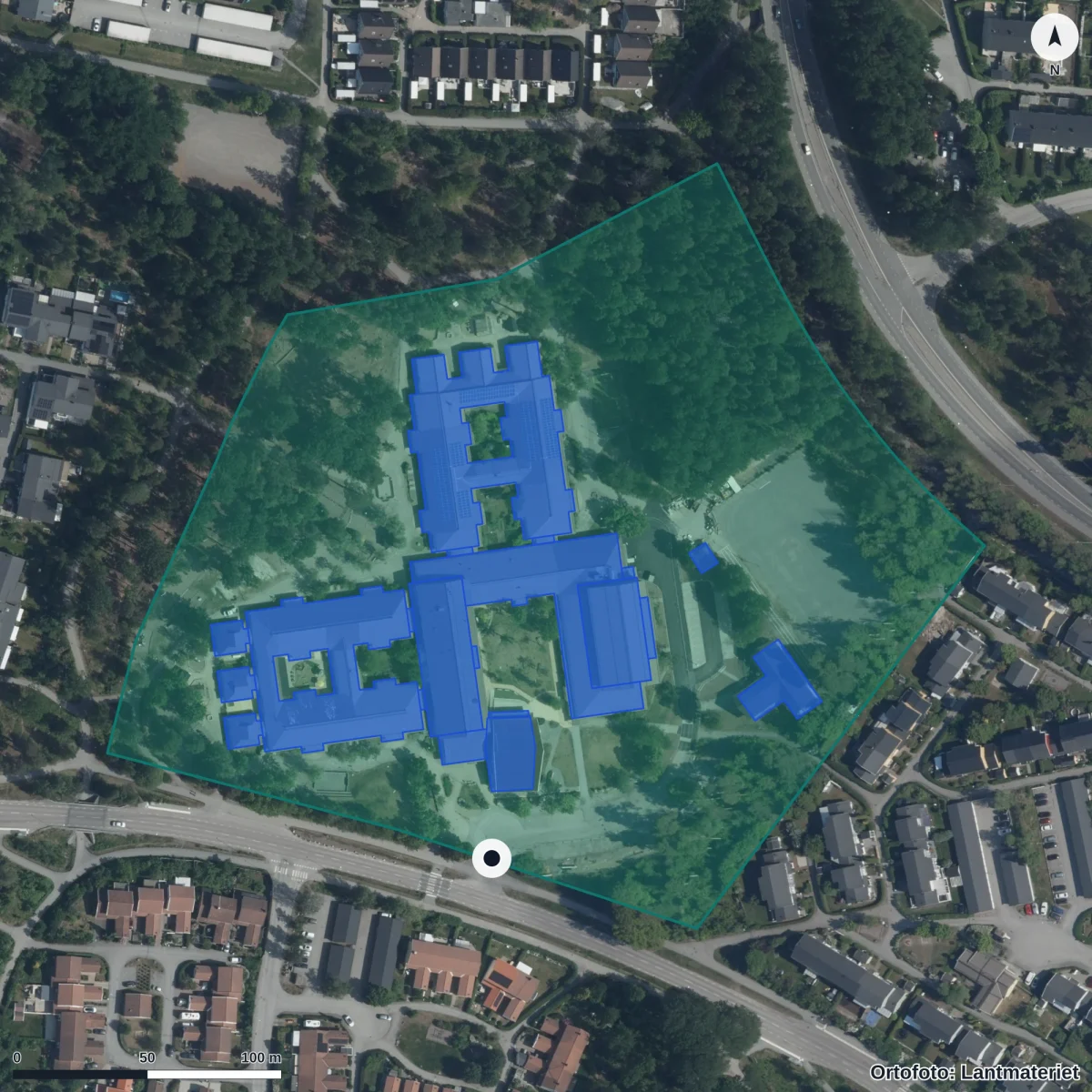 Flygbild över Fjällenskolan, ortofoto från Lantmäteriet