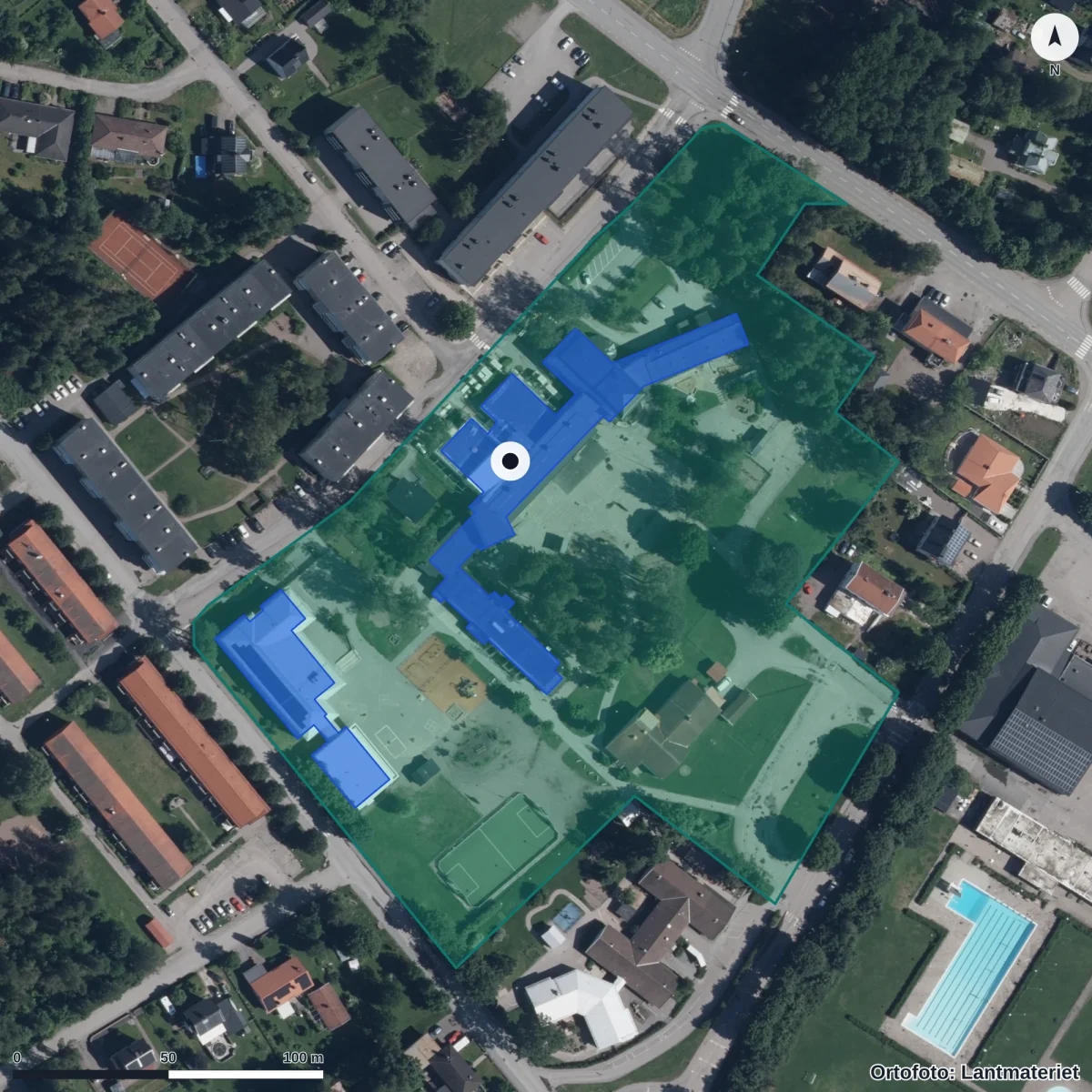 Flygbild över Örbyhus skola, ortofoto från Lantmäteriet