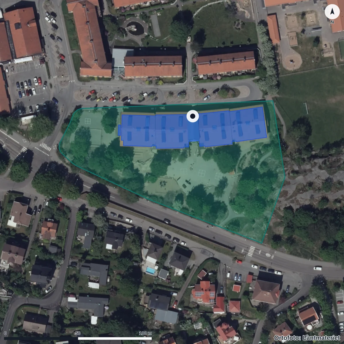 Flygbild över Nya Varvetskolan, ortofoto från Lantmäteriet