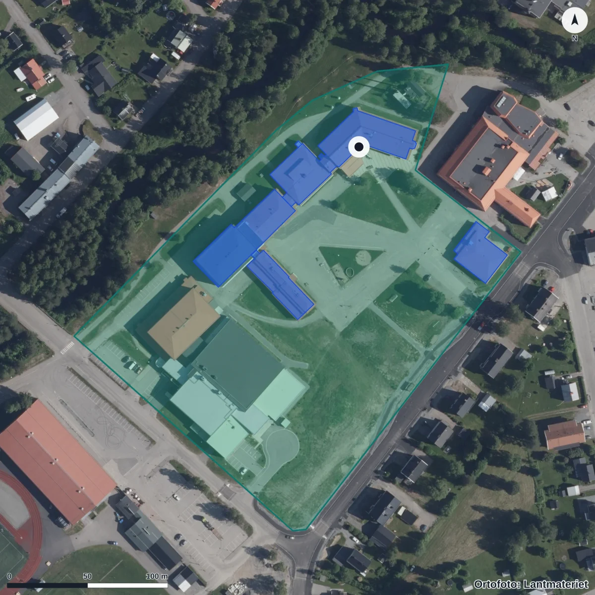 Flygbild över Älvsbyns gymnasium, ortofoto från Lantmäteriet