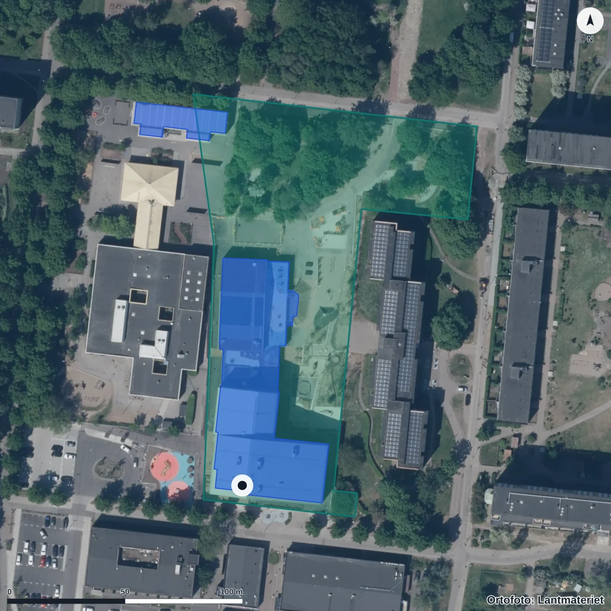 Flygbild över Högaholmsskolan, ortofoto från Lantmäteriet