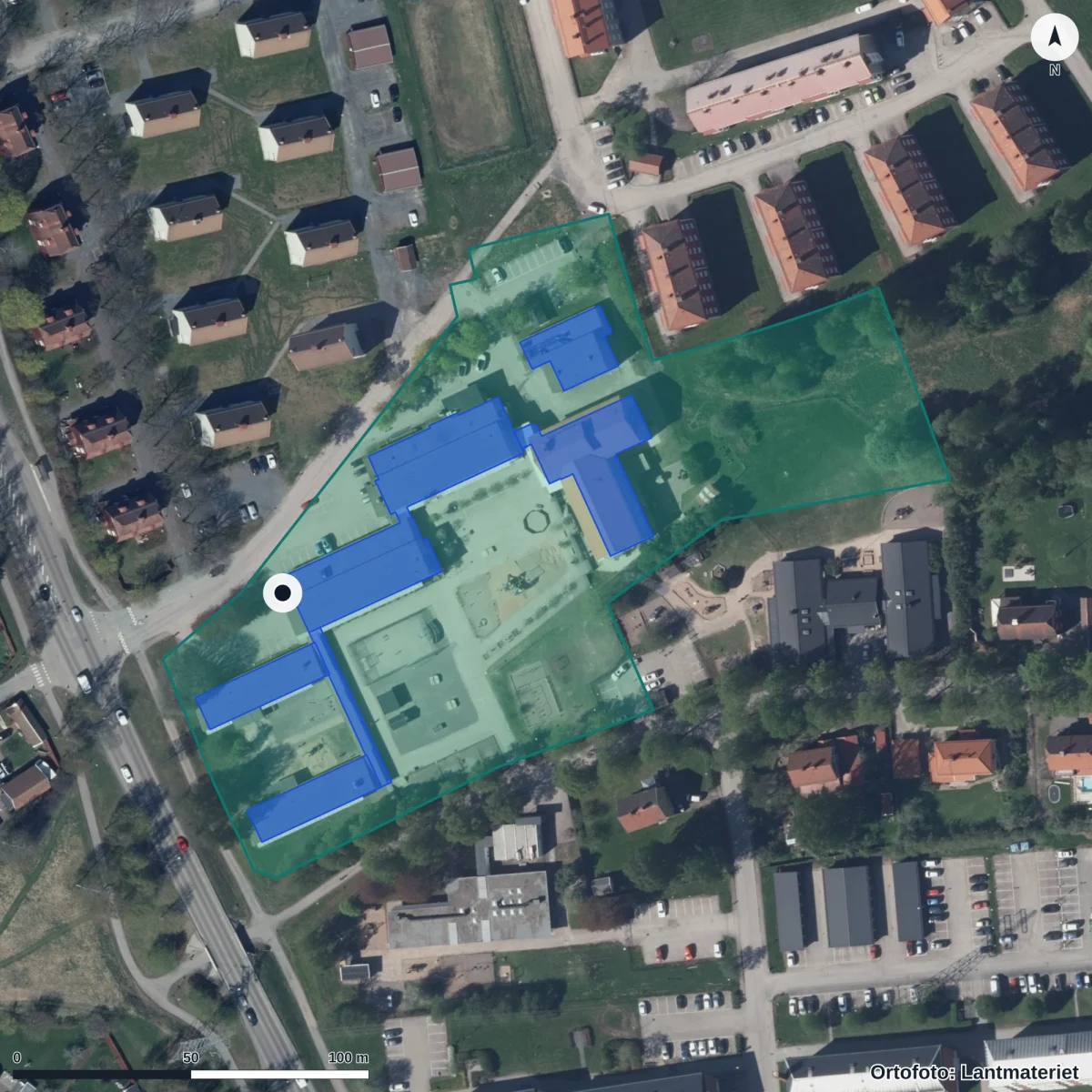 Flygbild över Forssaängskolan, ortofoto från Lantmäteriet